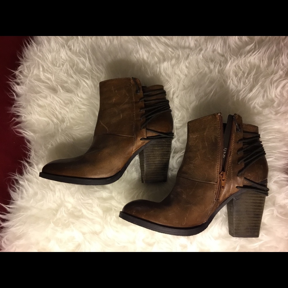 Women’s Steve Madden ankle boots, size 10
